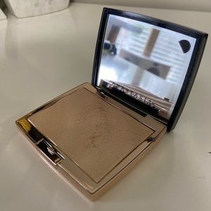 Anastasia Beverly Hills x Amrezy Highlighter